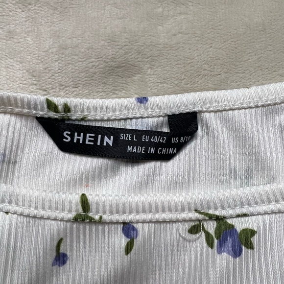 Shein Floral Ruched Side Crop Tank - Picture 4 of 4